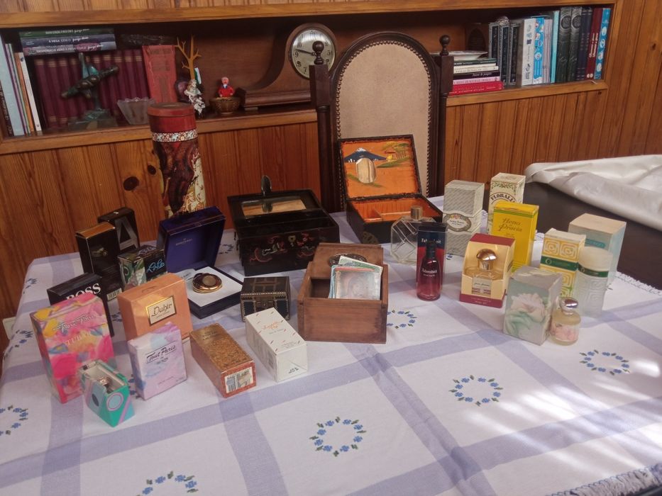 Vários Guarda - jóias e frasquinhos antigos (para desocupar)