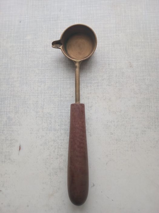 Ковшик для плавлення дорогоцінних металів