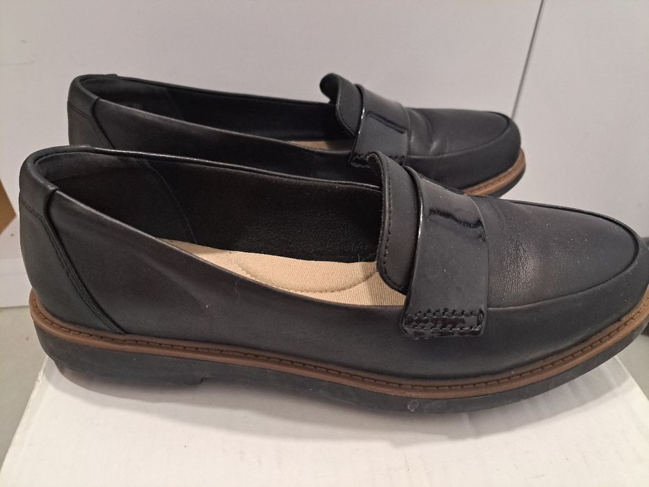 фірмові лофери clarks