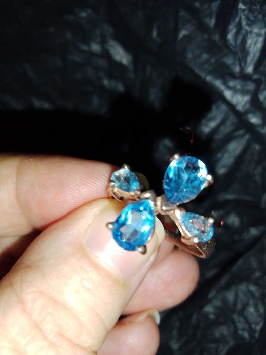 Серебряное кольцо позолота с 4 топазами