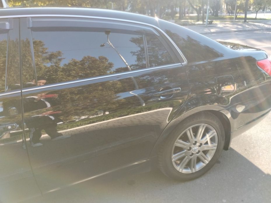 Тойота Авалон семейный автомобиль