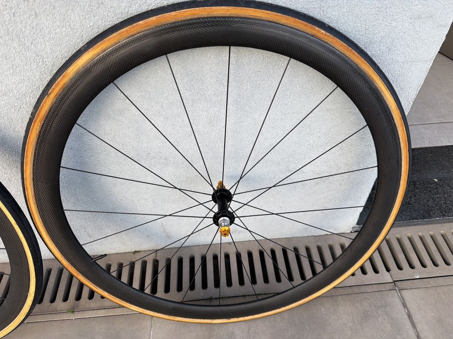 Rodas carbono com pneus novos cepo de 12