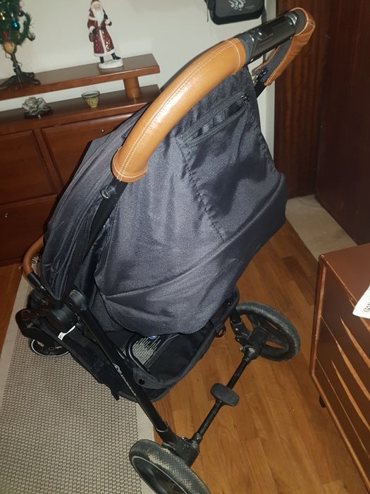 Carrinho de bebê em muito bom estado