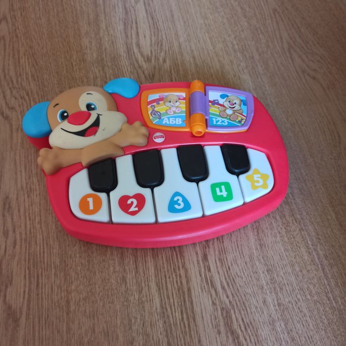 Дитяча іграшка. Піаніно