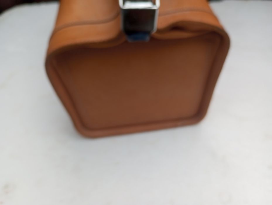 Torebka lekarska skórzana w b. dobrym stanie