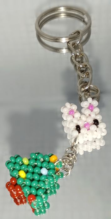 Брелок ручної роботи — "ялинка-зайчик."