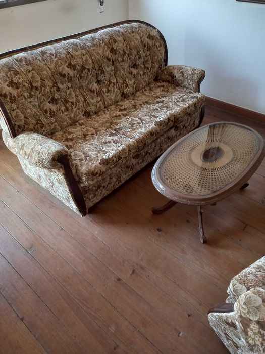 Conjunto sofas (sofa cama) e mesa de centro