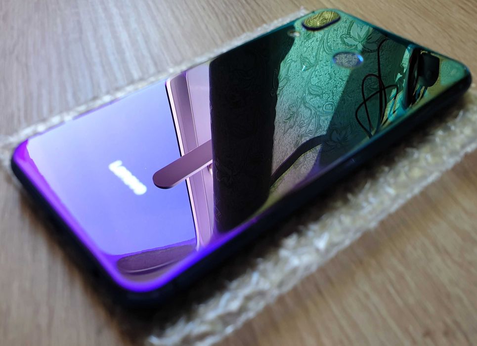 Продам телефон Lenovo Z5.