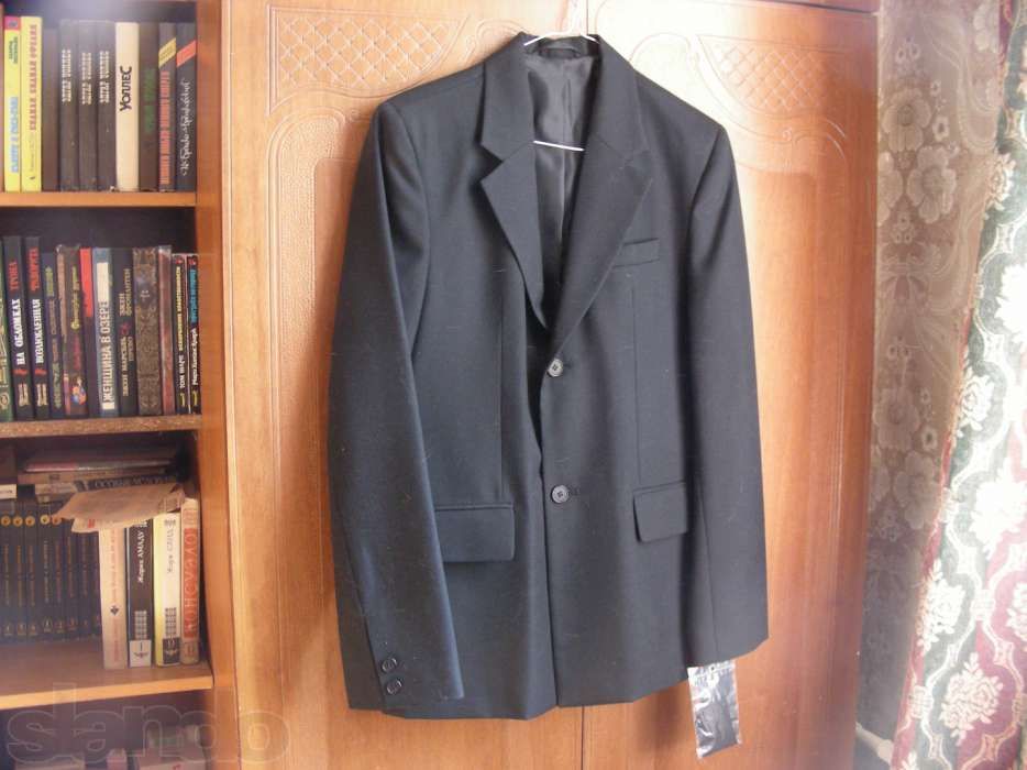 Продам новый пиджак на мальчика-подростка