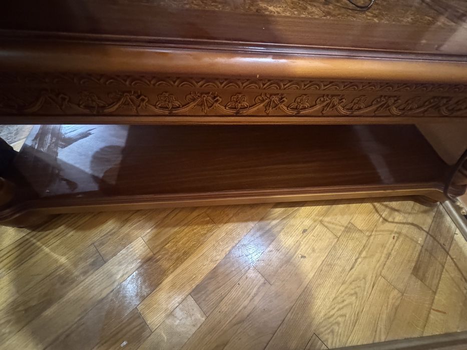 Тумба під телевізор, стіл