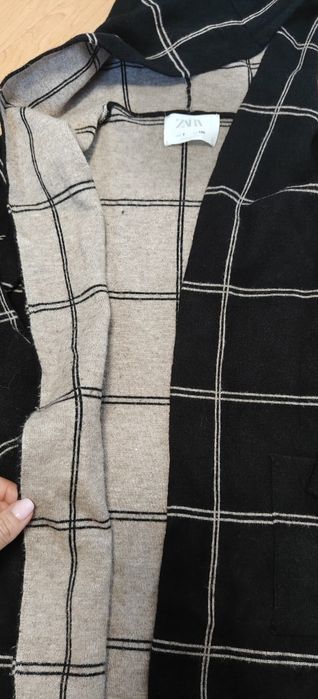 Sweter z kapturem zara