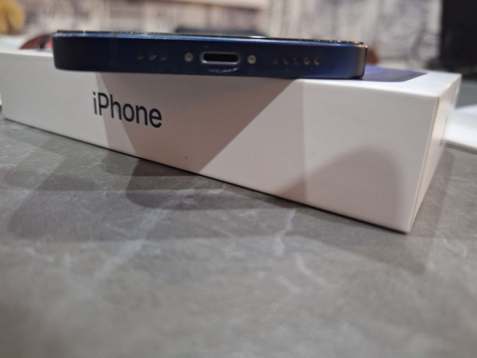 Apple IPhone 12.   128Gb