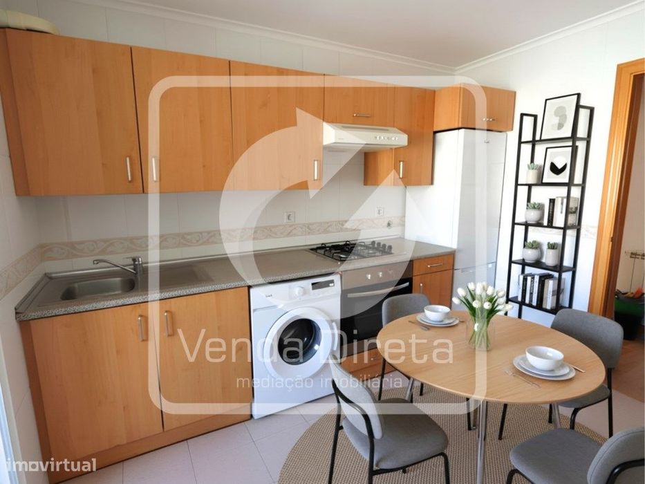 Apartamento T3 Espaçoso com Suite, Varanda, Garagem e Arrecadação e... — Alhos Vedros, Setúbal
