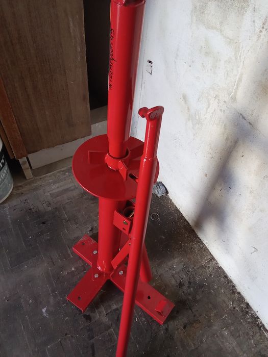 Máquina para desmontar pneus