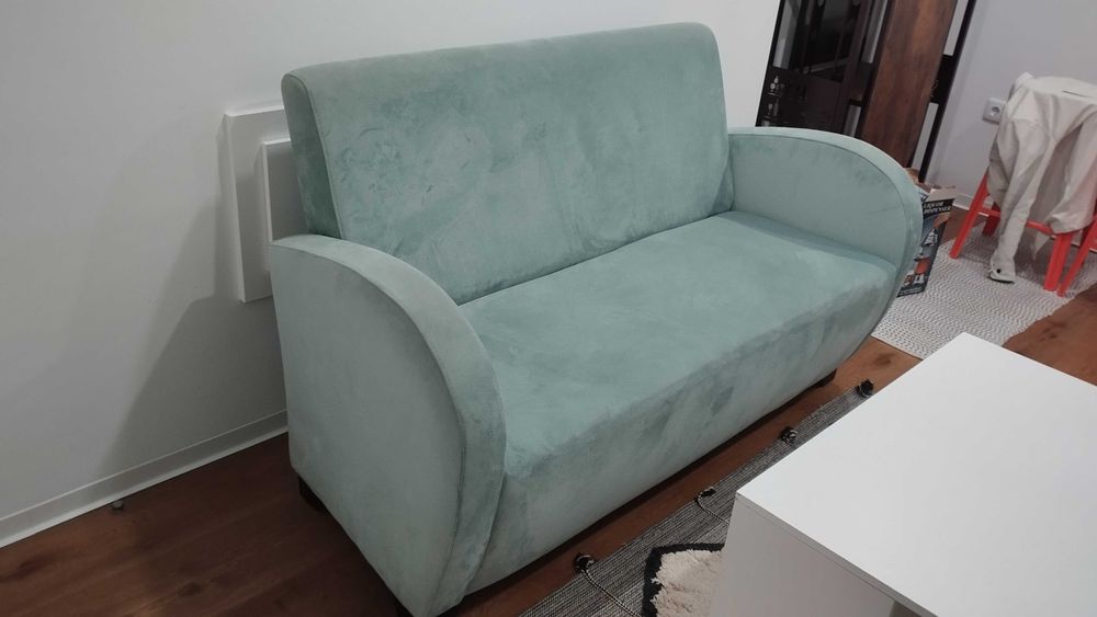 SOFA ,,NOVO,,custou 680 euros, vendo 300 euros Nunca Foi Usado,,