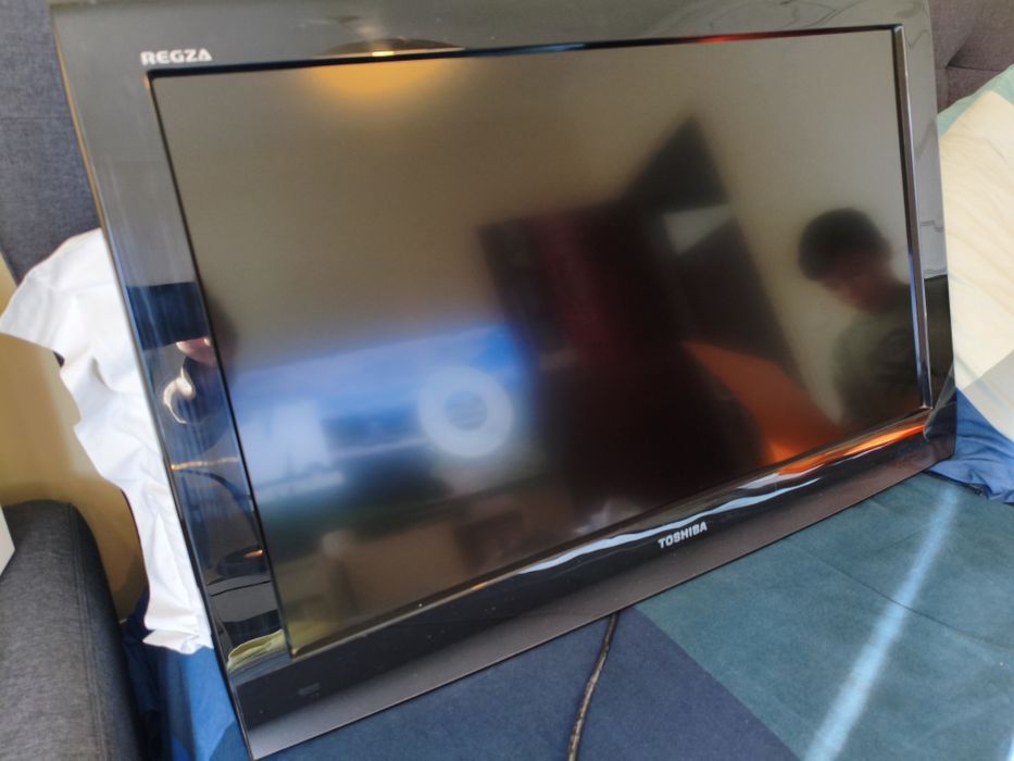 TV 32" Toshiba 32LV733G ótimo estado