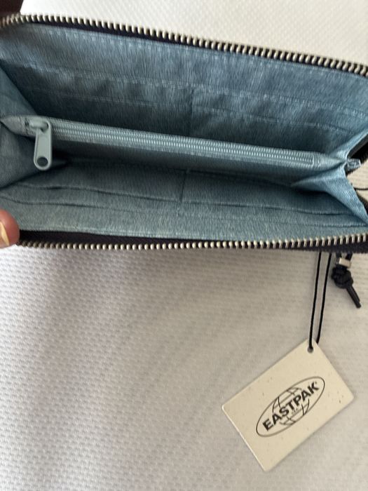 Carteira de senhora Eastpak original nova com etiqueta
