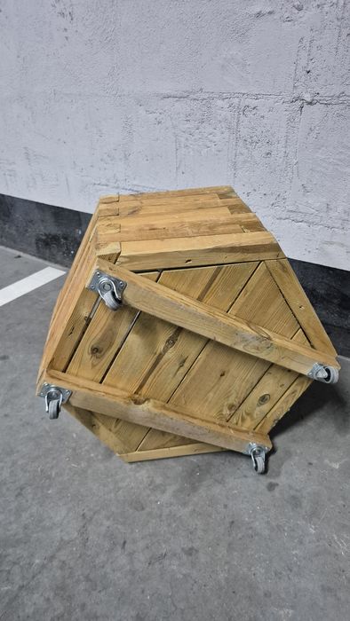 Donica drewniana na kółkach