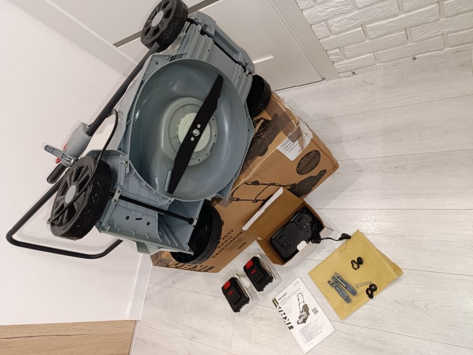 Kosiarka akumulatorowa IKRA ICM 2/2037