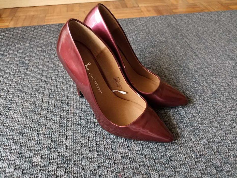 Sapatos Bordeaux, com salto