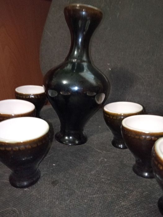 Графин з рюмочками.