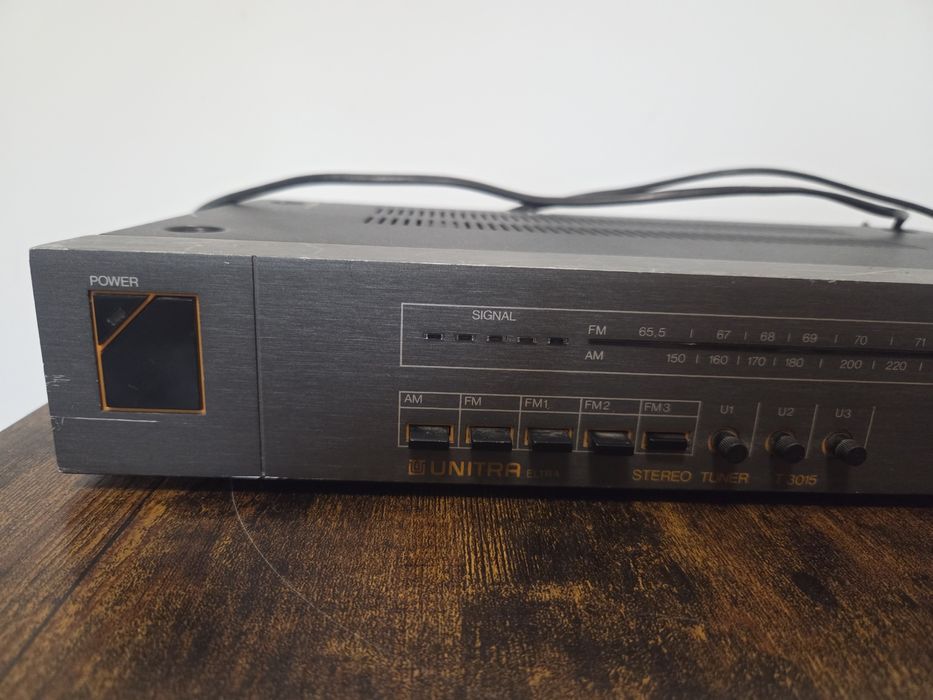 Tuner radiowy Unitra Eltra T3015.