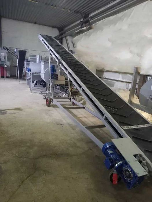 Конвейер, стрічковий, транспортер, ленточный, навантажувач, погрузчик