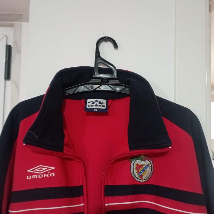 Casaco da hummel do Santa Clara