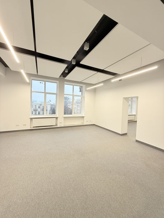 Здам офіс в 1 хвилині від метро Університет