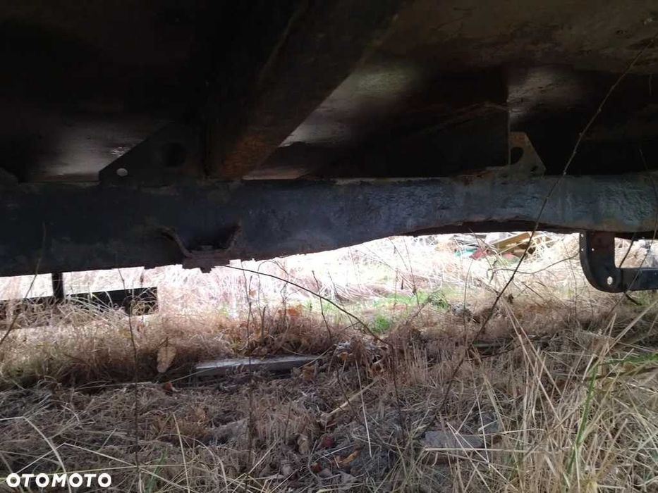 Laweta najazd platforma 4.9x2.3x2.23 pomoc drogowa man iveco renault