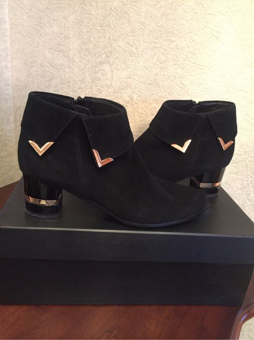 Черевики жіночі, сапожки р.39