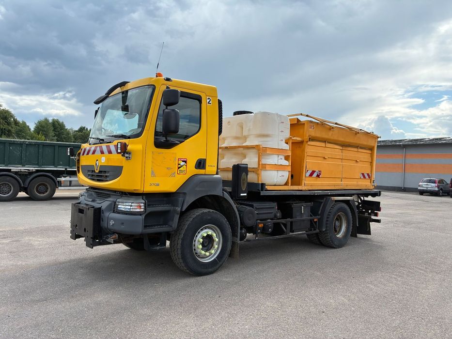 Renault Kerax 4x2  Renault Kerax 4x2 solarka 6m3