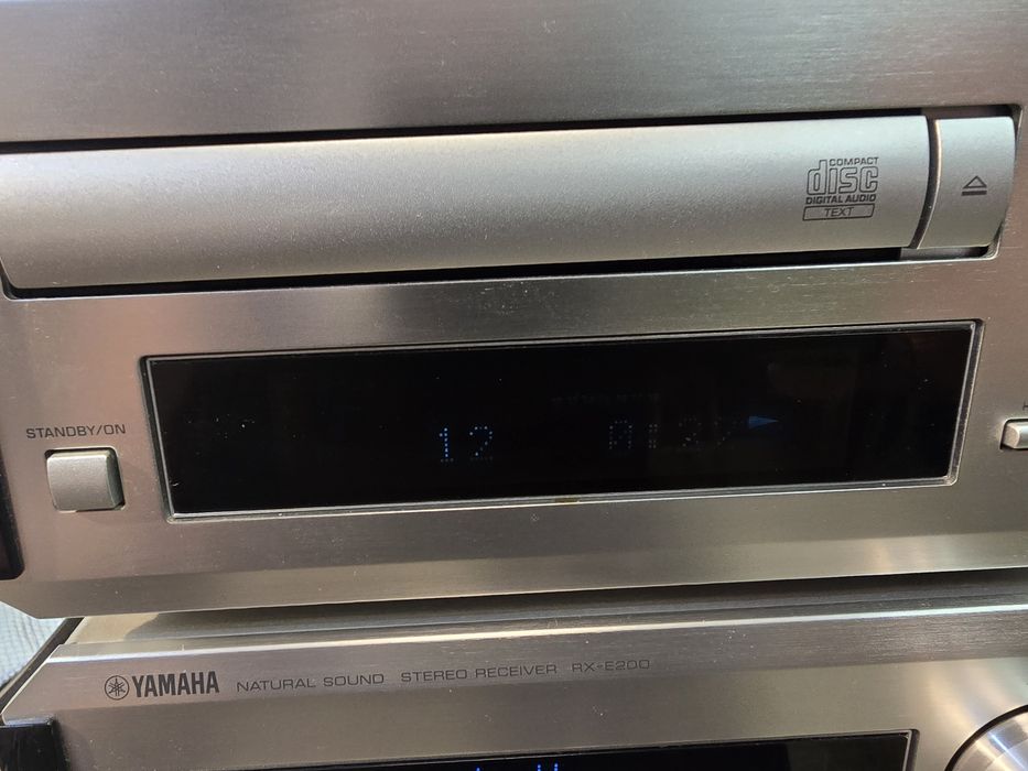 YAMAHA RX-E200 amplituner, CDX-E200 odtwarzacz CD zestaw.