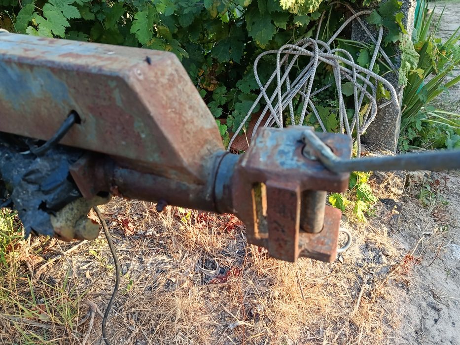 Reboque para motocultivador em bom estado só precisa de uma pintura
