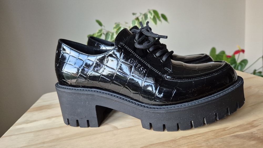 Guess półbuty czarne 38