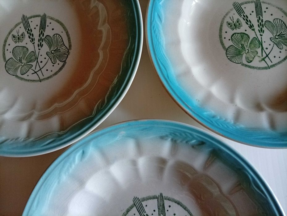 Pratos fundos "Espiga", da Fábrica de Louças de Sacavém