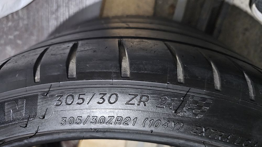 Мішелін 255 35 21 4s