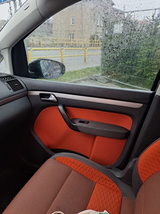 Volkswagen Touran Cross  2009 r. 2.0 tdi