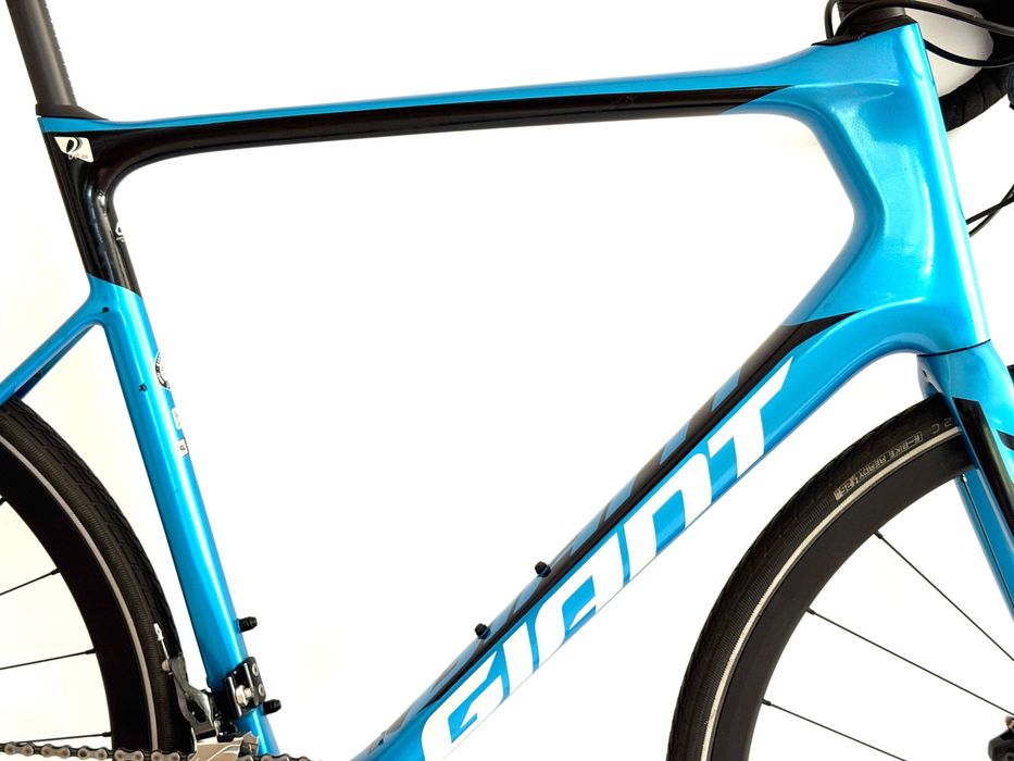 Rower szosowy karbonowy GIANT DEFY ADVANCED szosa carbon hydro disc