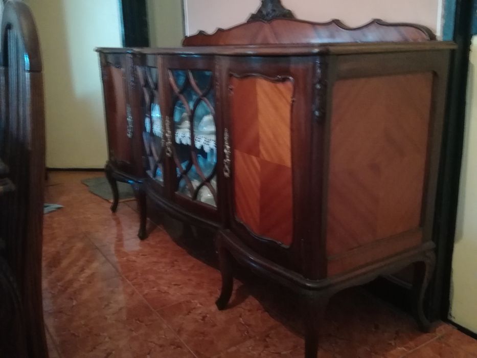 Mobília Queen Anne em bom estado