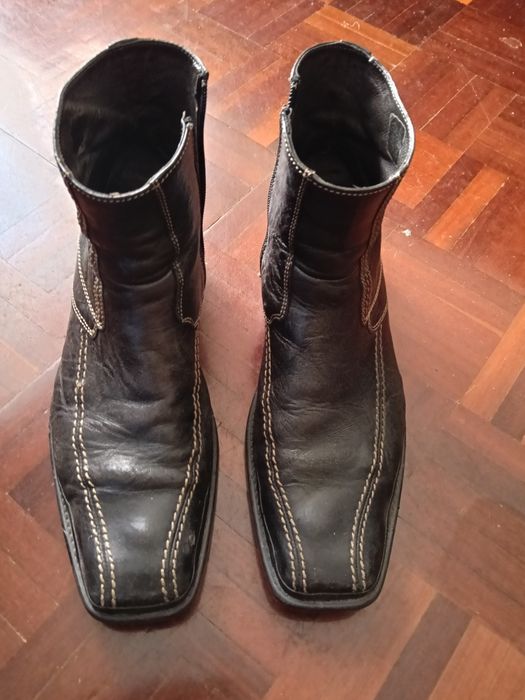 Botas número 41, castanhas