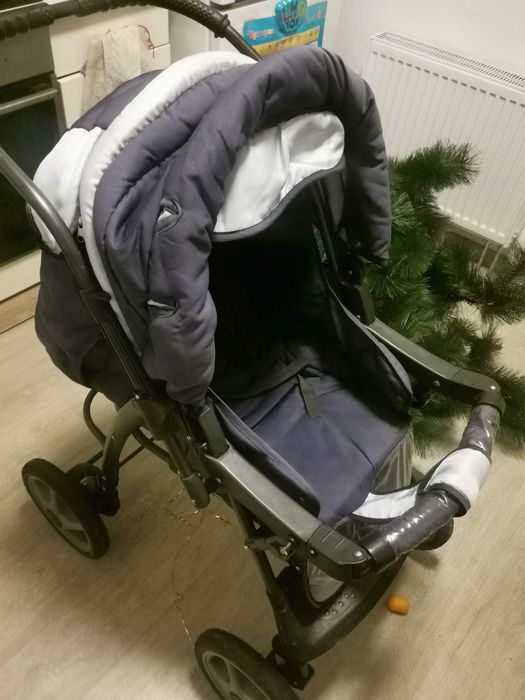 Детская коляска очень качественная польская