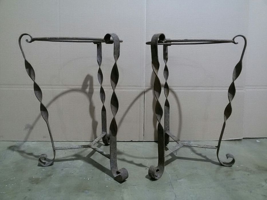 Suportes para vasos em ferro (antigos)