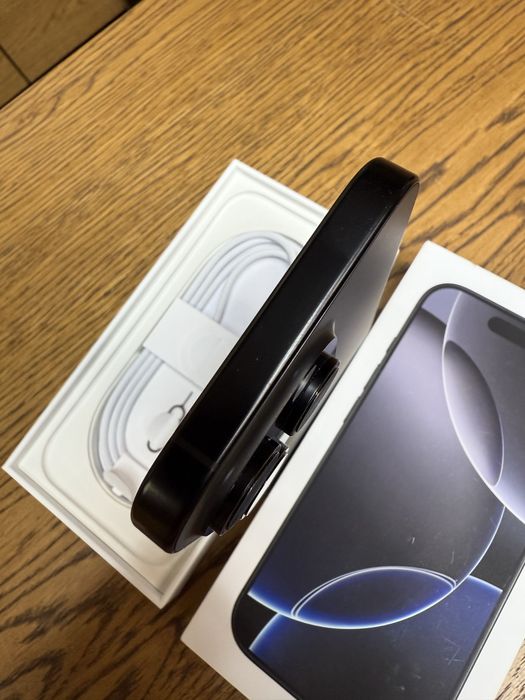 IPhone 16 pro 256 як новий стан 10/10 батарея 93%