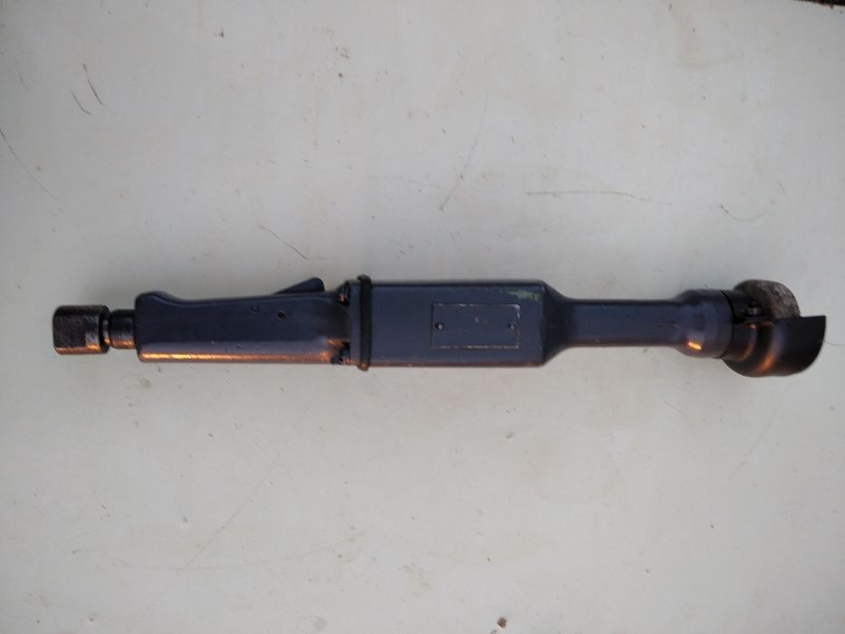 Продам пневмошлифмашинку.