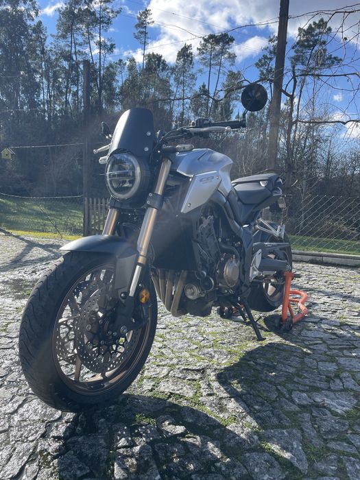 Honda CB 650 RA como nova