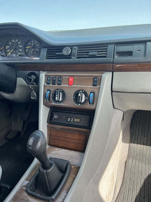 Mercedes-Benz 250 — fotografia 8