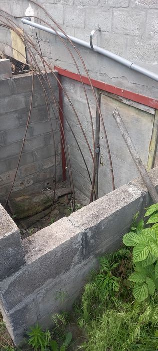 Продам домик 6 соток земли р-н 55 Блочок свет,вода
