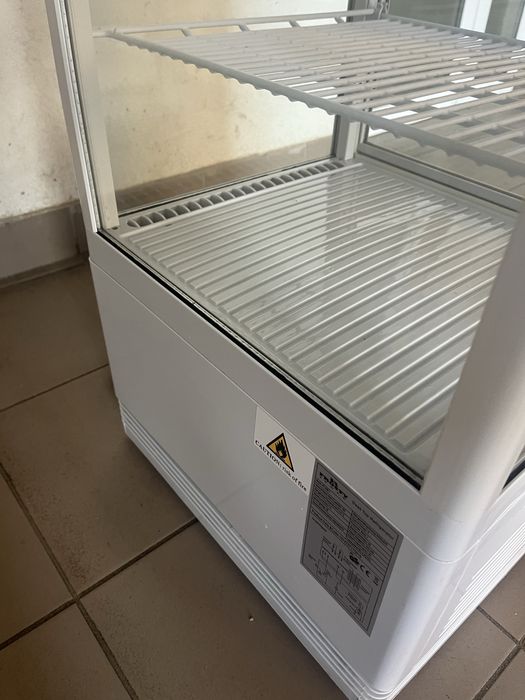 Холодильна Вітрина Frosty Кондитерська Обʼєм 58 Літрів Нова