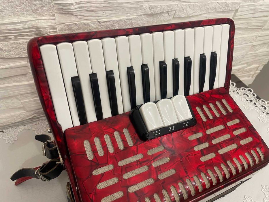 Akordeon Hohner Student IV – 40 basów